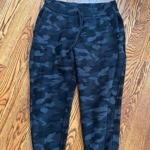 Lululemon Black/Gray Camo Sweatpants - Size XL